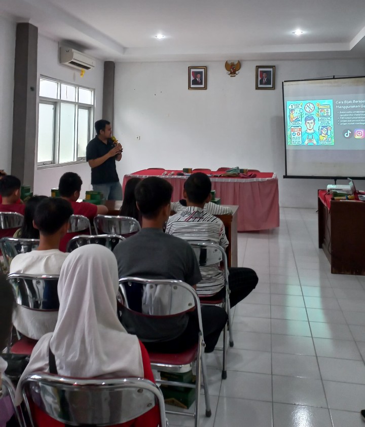 Sosialisasi Antisipasi Penggunaan Gadget dan Media Sosial Secara Bijak di Kelurahan Pendrikan Kidul